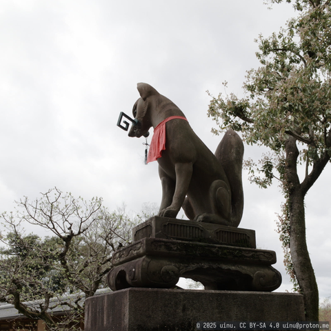 A statue fo Inari sama.