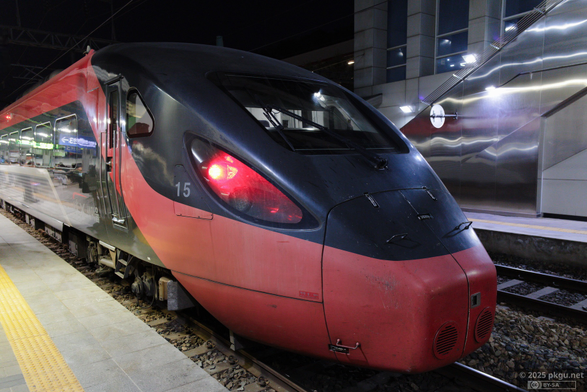 ITX Saemaeul train in Seodaejeon station, Daejeon, Korea.