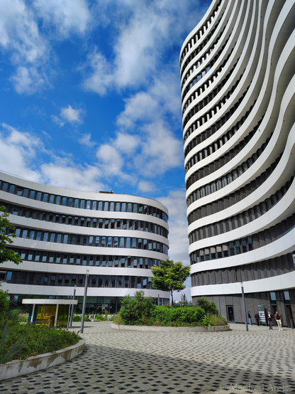 Moderne Bürogebäude im Medienhafen von Düsseldorf.