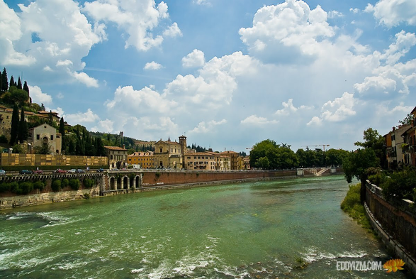"I meant," said Ipslore bitterly, "what is there in this world that truly makes living worthwhile?" Death thought about it. CATS, he said eventually. CATS ARE NICE."
~ Terry Pratchett

#Verona #Italia
.
.
.
#SONY #A100
#architecture #photography #Italy #Europe #gooutside #travel #oldworld #old #lightroom #exploration #goexplore #wanderer #quote #death
