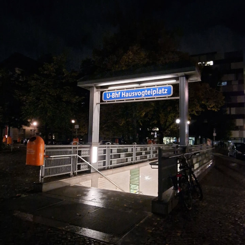 Hausvogteiplatz U-Bahn

#Berlin #Germany #photography #BerlinPhotography #photooftheday #city #travel #urbanlife #UBahn #subway #UrbanPhotography