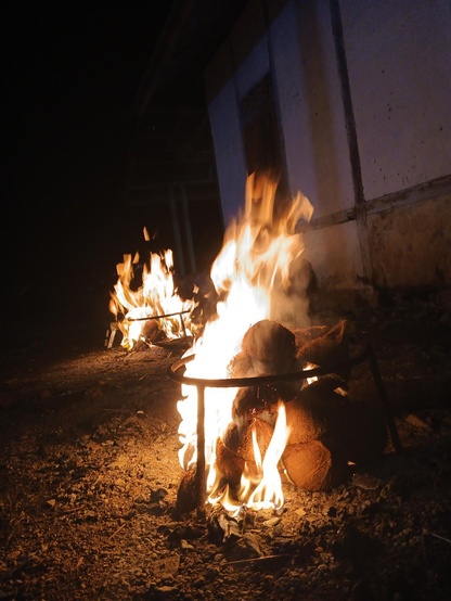 Batok kelapa yang dibakar