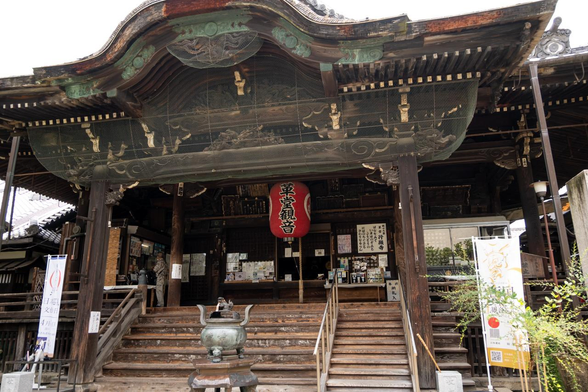 門をくぐってすぐ見える本堂。/ 2025.07.06 革堂・行願寺から