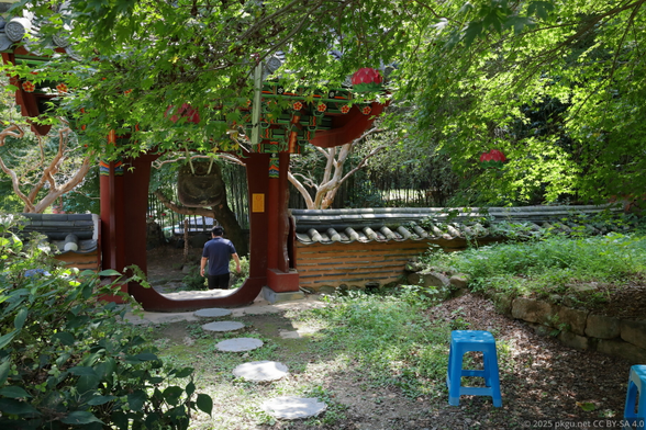 A Korean traditional gate in Daewon temple, Bosung, Jeollanam-do, Korea