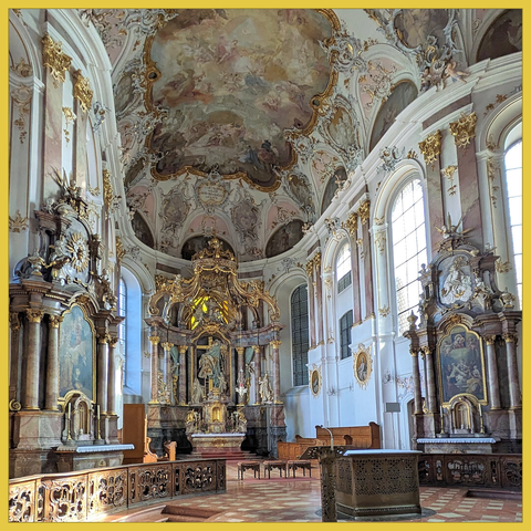 Very rich decorated choir of the church. Most important colors gold, white and all kinds of brown