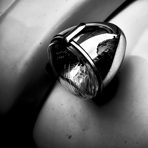 Daylight monochrome photography
Headlight of a Citroën 2CV close-up