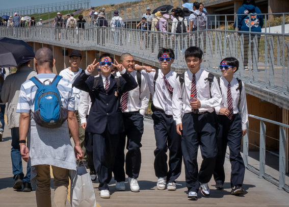 Estudiants d'institut en una visita a l'Expo 2025 d'Osaka.