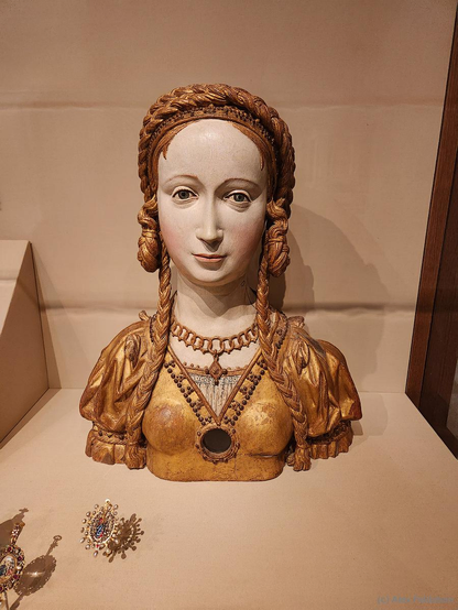 Reliquary bust of a Saint
Metropolitan Museum of Art
NYC