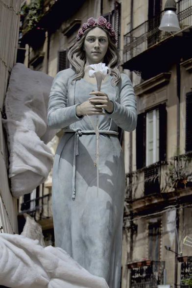 Statue der Hl. Rosalia auf einem Wagen für das Festino di Santa Rosalia in Palermo