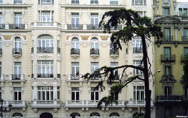 Madrid - Plaza de las Cortes - Edificio Plus Ultra