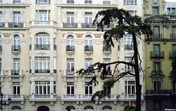 Madrid - Plaza de las Cortes - Edificio Plus Ultra