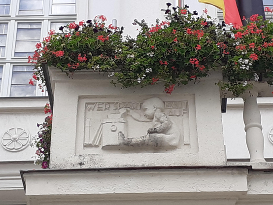 #Sonneberg #Thuringia #Germany 
#Fassade #facade #photo #photography #photos #photographie #pic #pics #fotografie #fotodienstag 
#foto 