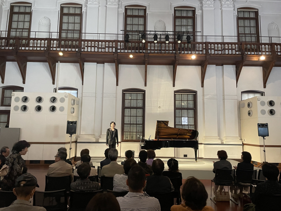 Sanshiro about to start his solo concert in the elegant room