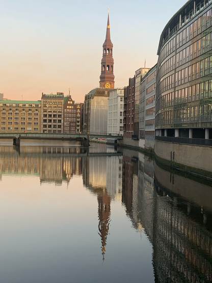 Der Nikolaifleet in der Hamburger Speicherstadt.