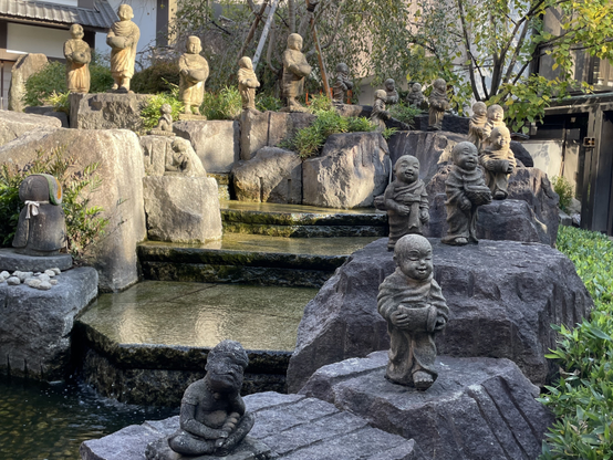 Similar to the amusing arhat disciples of the Buddha seen around Arashiyama in Kyōto