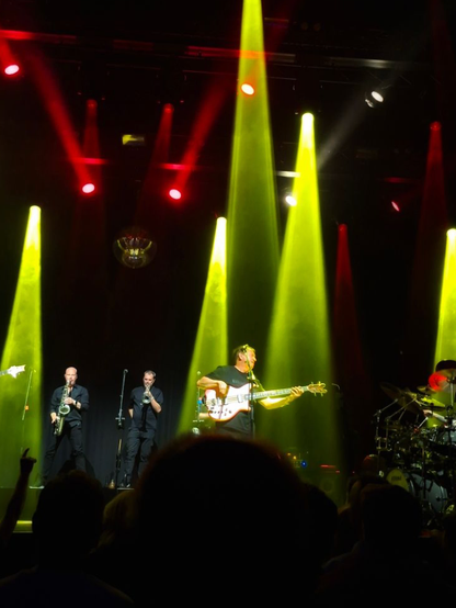 even nagenieten. Dat funk jazz is niet helemaal mijn ding, maar ik kwam voor de popliedjes. Jeugdsentiment en een herinnering aan m'n moeder want zij hield daarvan.