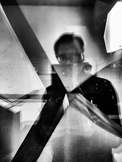 Foto mit einem Fenster Spiegelbild von mir.