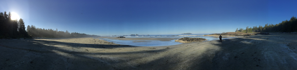 Chesterman Beach in Tofino is a popular, 1.7-mile stretch of sand known for its beautiful scenery, diverse activities, and proximity to the town. It is divided into a north and south beach that join at the middle, and it's part of the Clayoquot Sound UNESCO Biosphere Reserve where the rainforest meets the Pacific Ocean. The beach is suitable for activities like surfing, kayaking, beachcombing, and relaxing, and it is recognized as one of the top beaches in the world. 