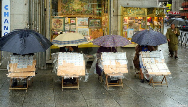 Madrid – Puerta del Sol - lootjesverkopers // vendedores O.N.C.E. // lottery sales people