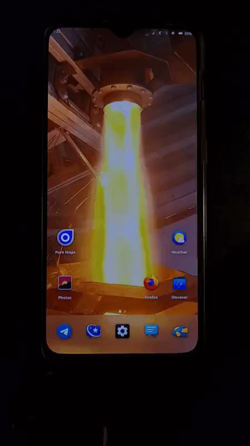 Animation showing how you can put to sleep and then wake up Plasma Mobile by simply double-tapping on the home screen.