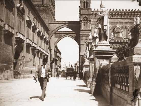 Palermo primi del 900' Via Matteo Bonello alla Cattedrale