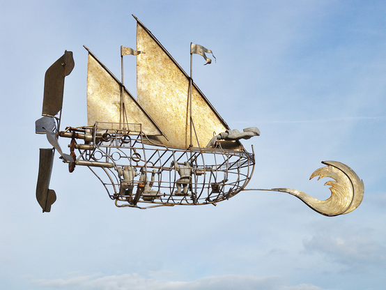 José Maria S. Pereira foi um artista português conhecido pelas suas esculturas cinéticas movidas a energia eólica denominadas "Caminhos do Vento".