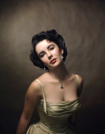 Beautiful Elizabeth Taylor. Such a gorgeous image by Philippe Halsman. 