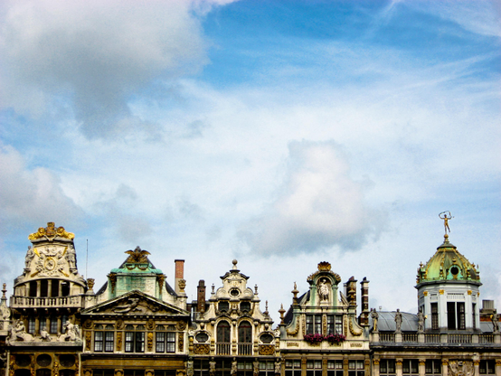 Photo of the roof of old buildings in Brussels
