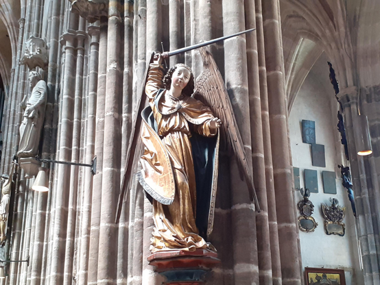 #Lorenzkirche #church #churches #eglise #iglesia #chiesa 
#Nürnberg #Nuremberg #Franken #Frankonia #Germany #photos #photography #cities #germancities 