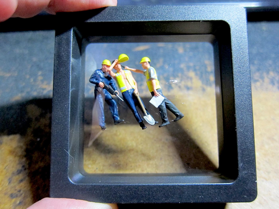 Workmen-1 Diorama Figures Set  - 1/64 scale