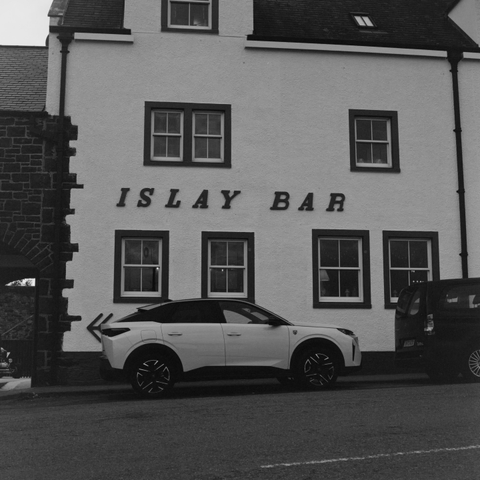 Yashica MAT124G | Kodak Tri-X 400 | Shot at 320 + Med Yellow Filter | Developed in XTOL

The Islay Bar (the bar itself is inside the Ardbeg House, which is a hotel and restaurant owned by Ardbeg/Glennorangie