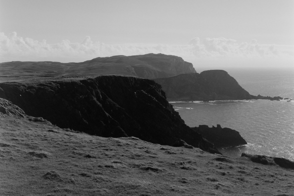 Yashica MAT124G | Kodak Tri-X 400 | Shot at 320 + Med Yellow Filter | Developed in XTOL

Cliffs viewed from the monument