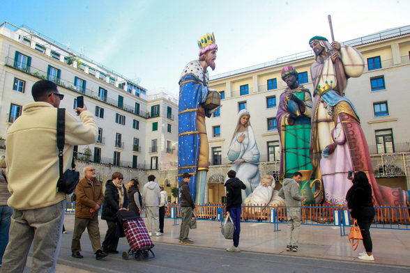 The world’s largest nativity scene.