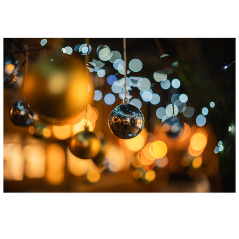 Bekoh-Balls und Weihnachtskugeln.