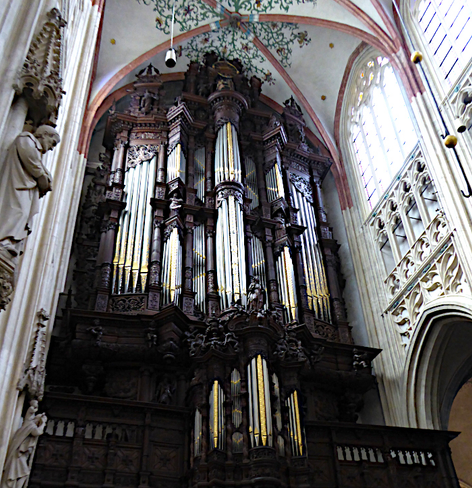 Foto van groot kerkorgel