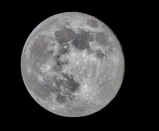 Yet another close up of the Moon! This one is real, I took it myself.