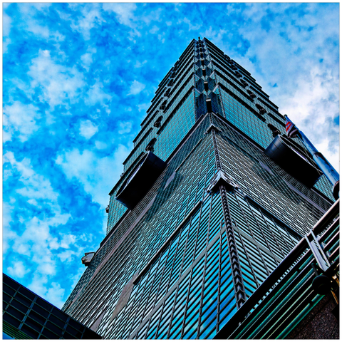 Frog’s-eye perspective of Taipei 101.