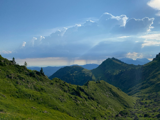 Gewitter über den Bergen