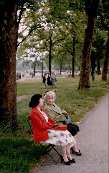 Ladies in Hyde Park, London, 1955. Photographed by Frank Horvat