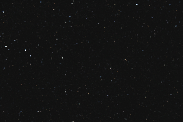 Defocused stars are dots instead of points. These dots make it easier to see the color of the star. But the fainter stars appear to lose color/saturation. This is not an accurate portrayal of star color, but it's an accurate portrayal of brightness.