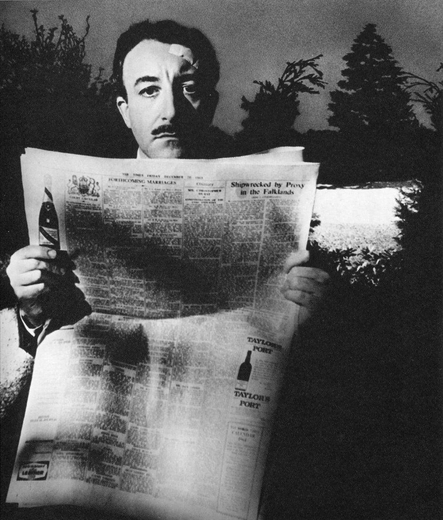 Peter Sellers reads newspaper on set of Shot in the Dark, 1963