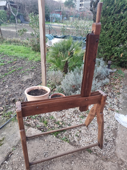 Hache-foin manuel entièrement conçu avec du bois