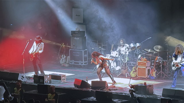 Kelsy Karter on stage