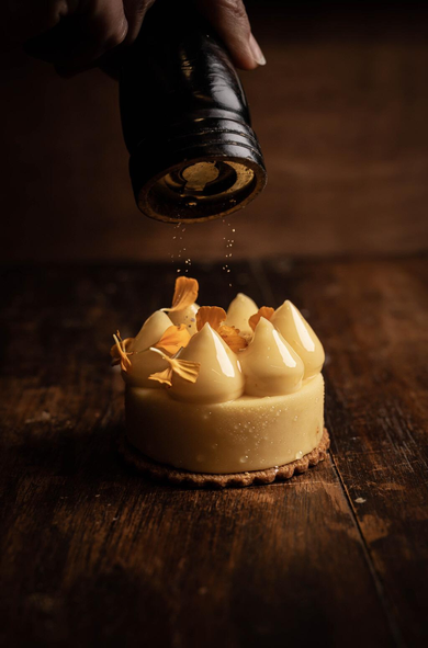 C’est la saison de la Camille, profitez-en : clémentine et poivre de timut.

#sansgluten #glutenfree #végane #vegan #pâtisserie #clémentine #poivredetimut #paris #paris18 #art #photo #artculinaire 