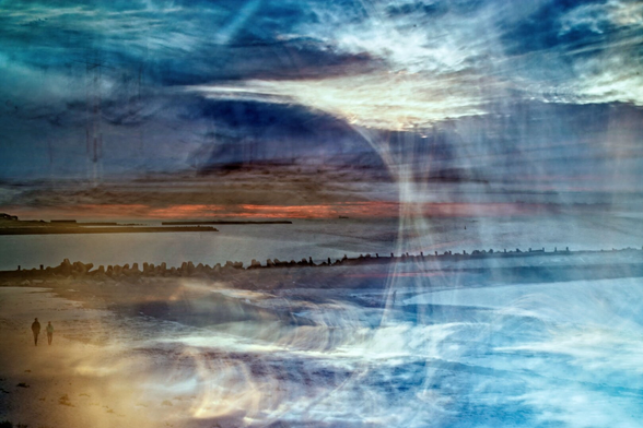 Sea, clouds, sunset, and people on the beach during their evening stroll. Taken with a 3-second exposure time and a moving camera.