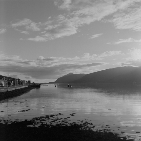 Yashica MAT124G | Kodak Tri-X 400 | Shot at 320 + Med Yellow Filter | Developed in XTOL

A view of the loch as sunset approaches