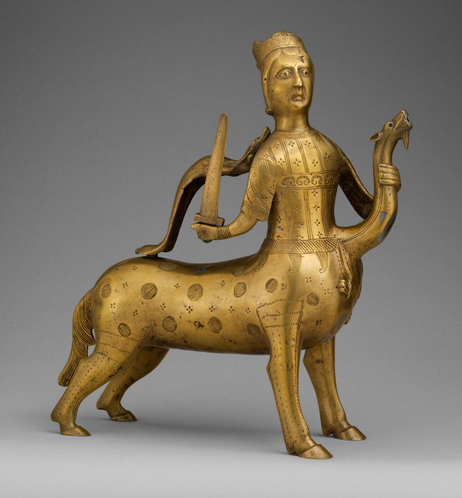 aquamanile, récipient à eau en cuivre avec bec verseur phallique, en forme de centaure combattant le dragon