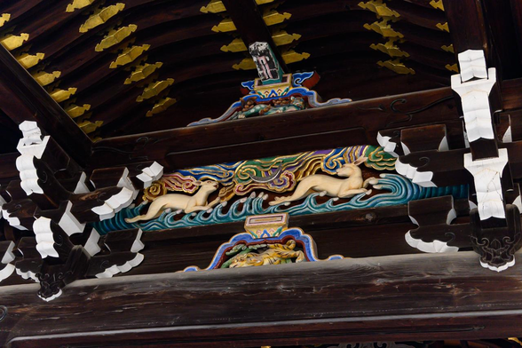 三光門の裏側の破風。/ 2026.01.18 北野天満宮から