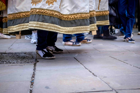Geganter amb les espardenyes tradicionals catalanes.