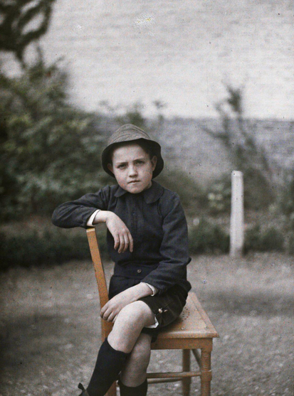 portrait du jeune peintre Servando del Pilar à 13 ans, né à Viacastir, province de Ségovie, en 1917